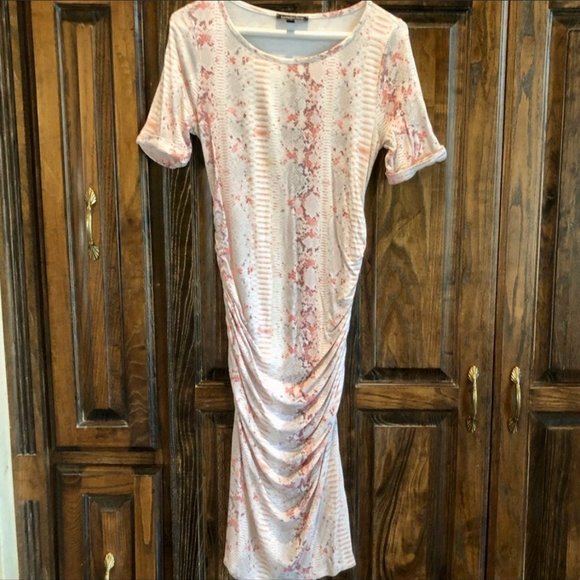 Isabella Oliver - Print Jersey Maternity Dress - Picture 3 of 8